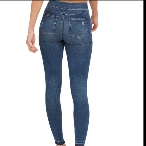 NWT’S SPANX Distressed Ankle Skinny Jeans, Medium Wash SZ Large - Picture 5 of 6